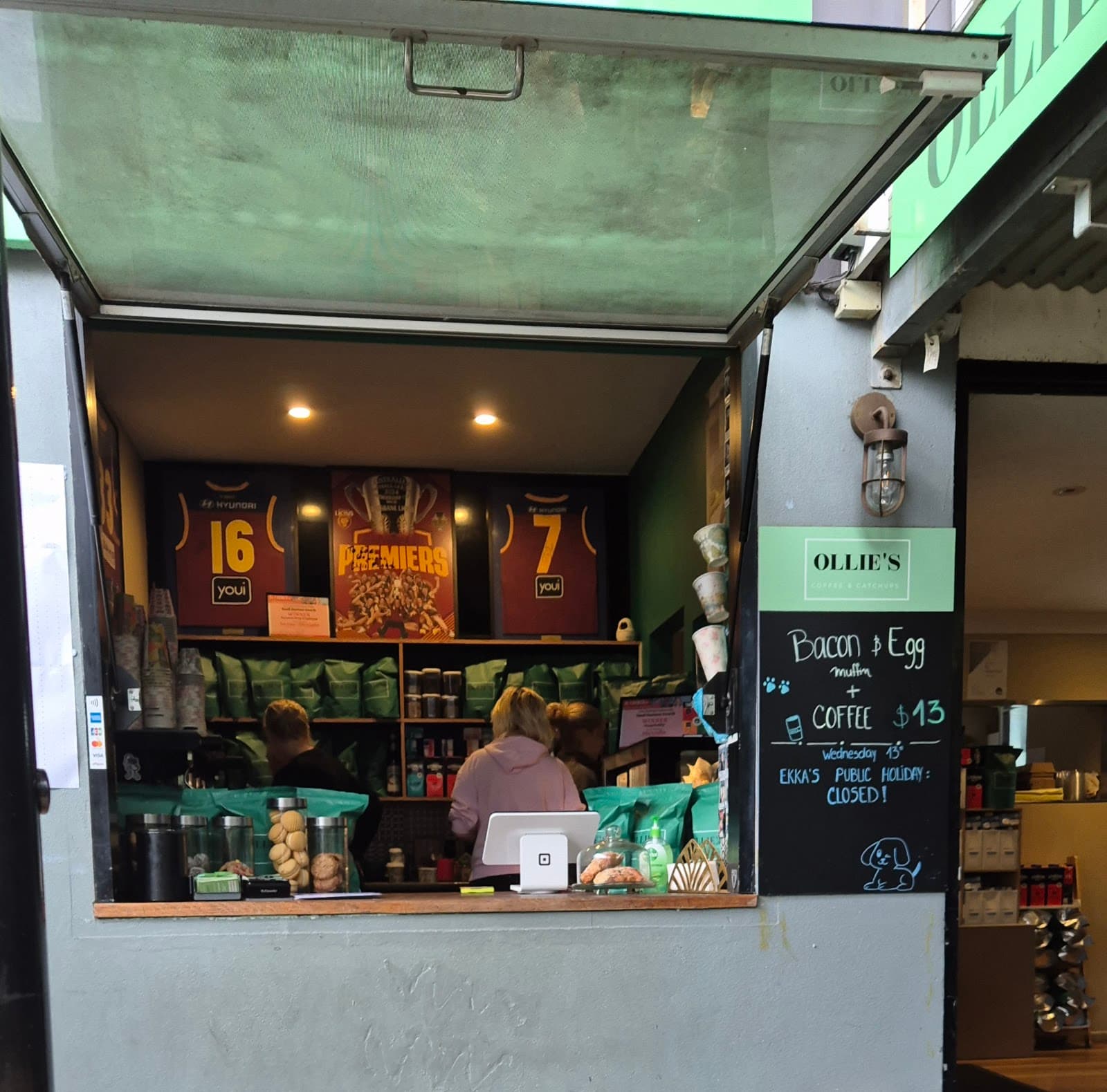 OLLIE'S COFFEE & CATCHUPS — Bulimba, Brisbane