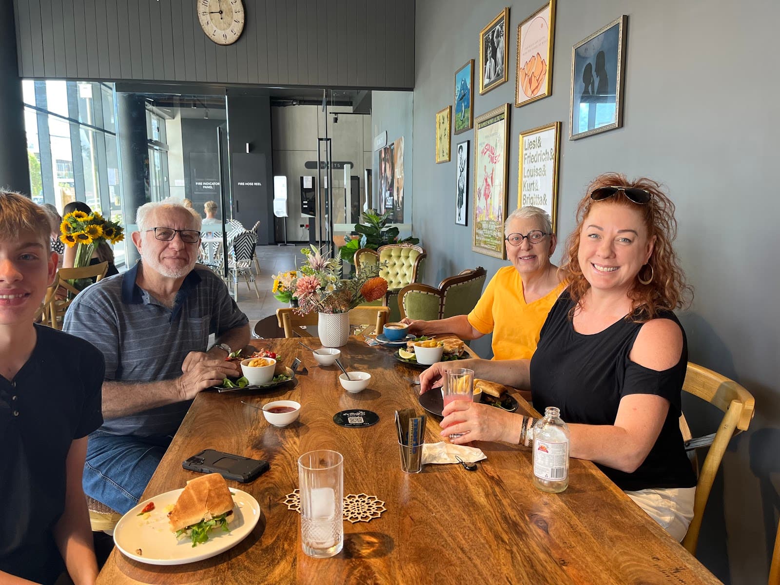 Le Bay Cafe — Wynnum, Brisbane