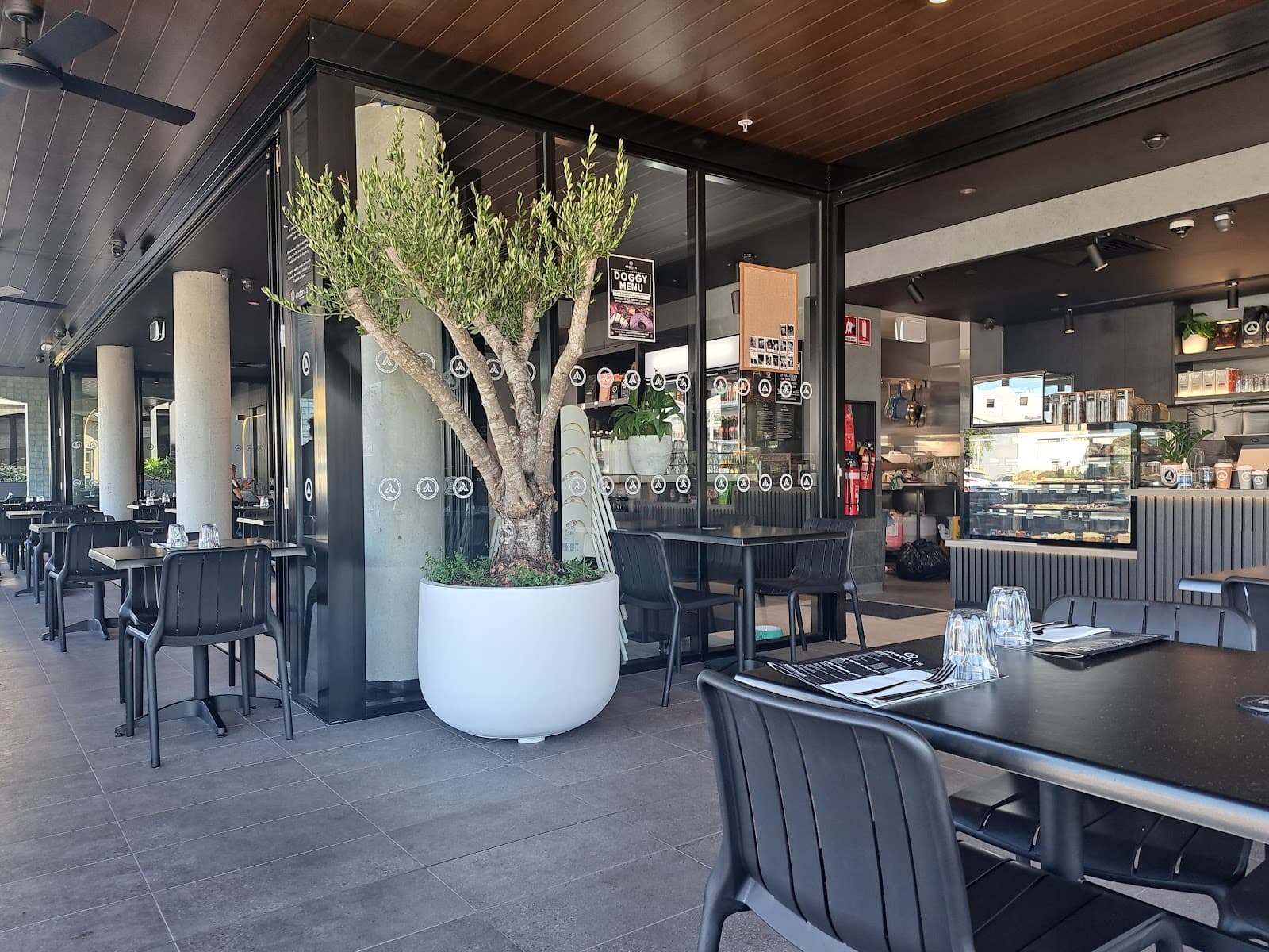 Andonis Cafe & Bar, Manly — Manly, Brisbane
