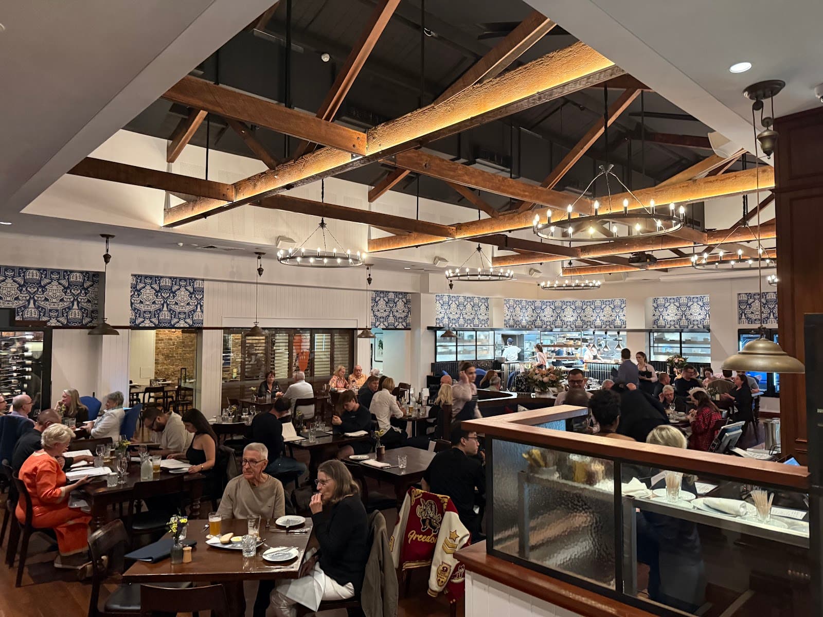 Deery's Restaurant | steak + wine — Kangaroo Point, Brisbane