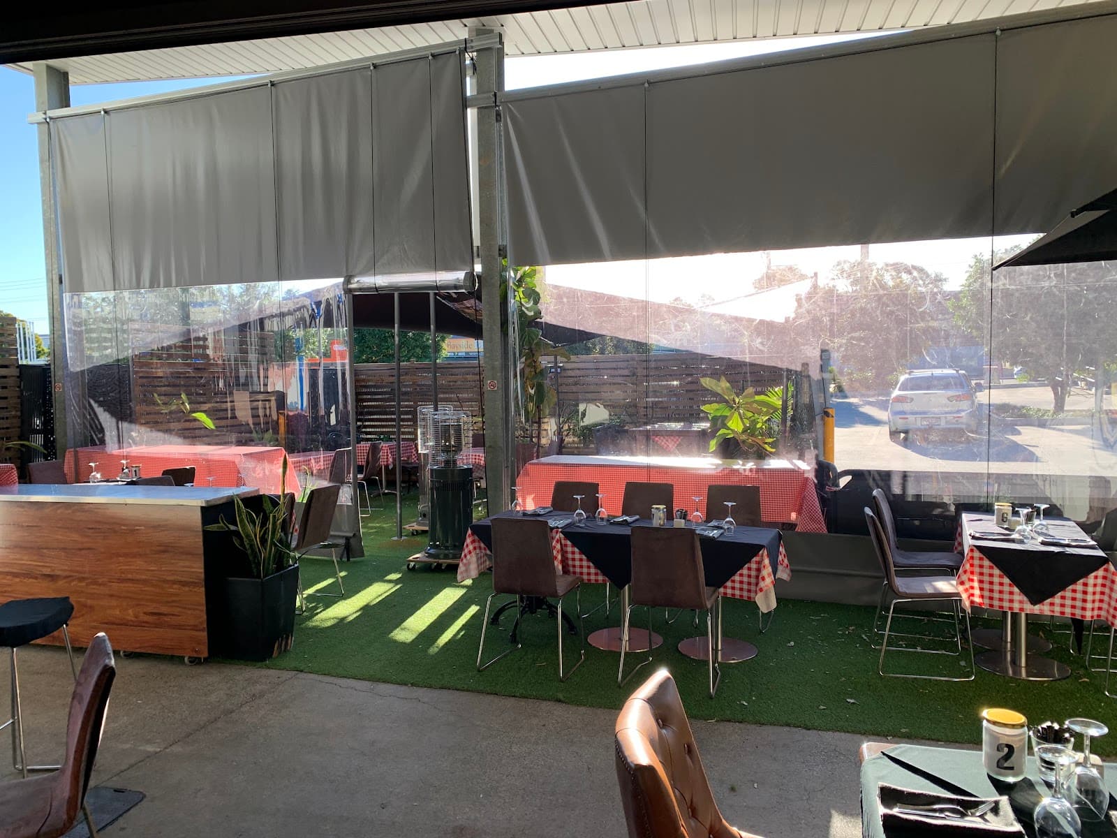 Casa di Louie — Manly, Brisbane
