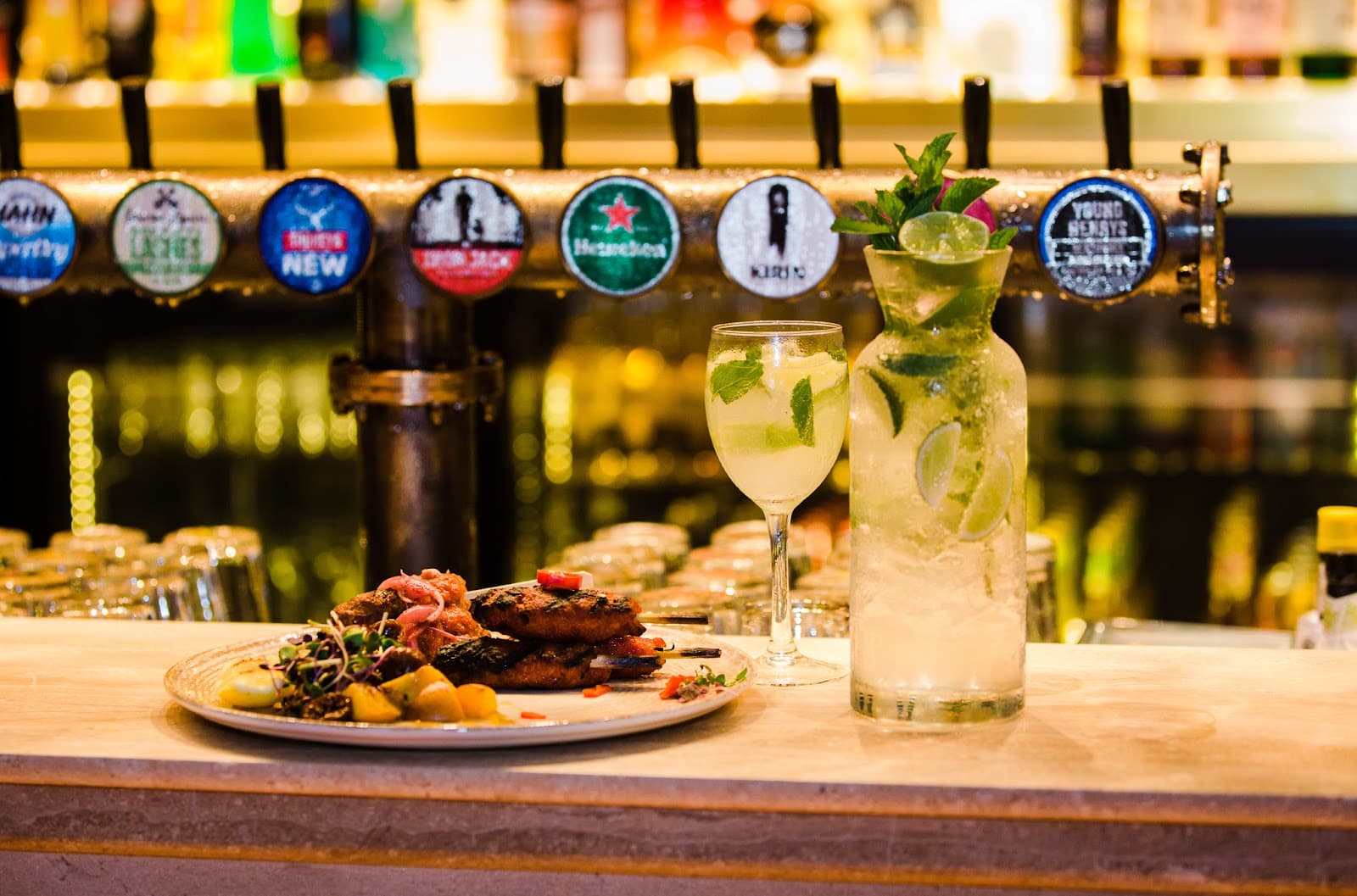 Pig 'N' Whistle Brunswick Street — Bulimba, Brisbane
