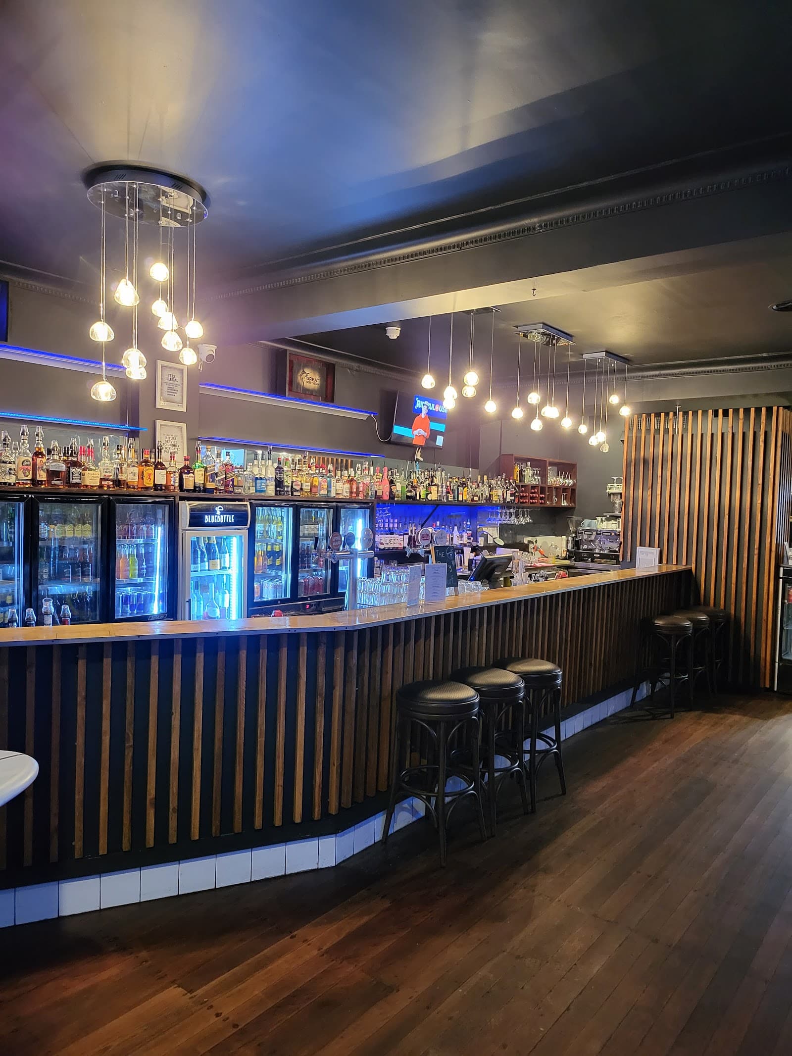 BlueBottle Cocktail & Tapas Bar — Manly, Brisbane