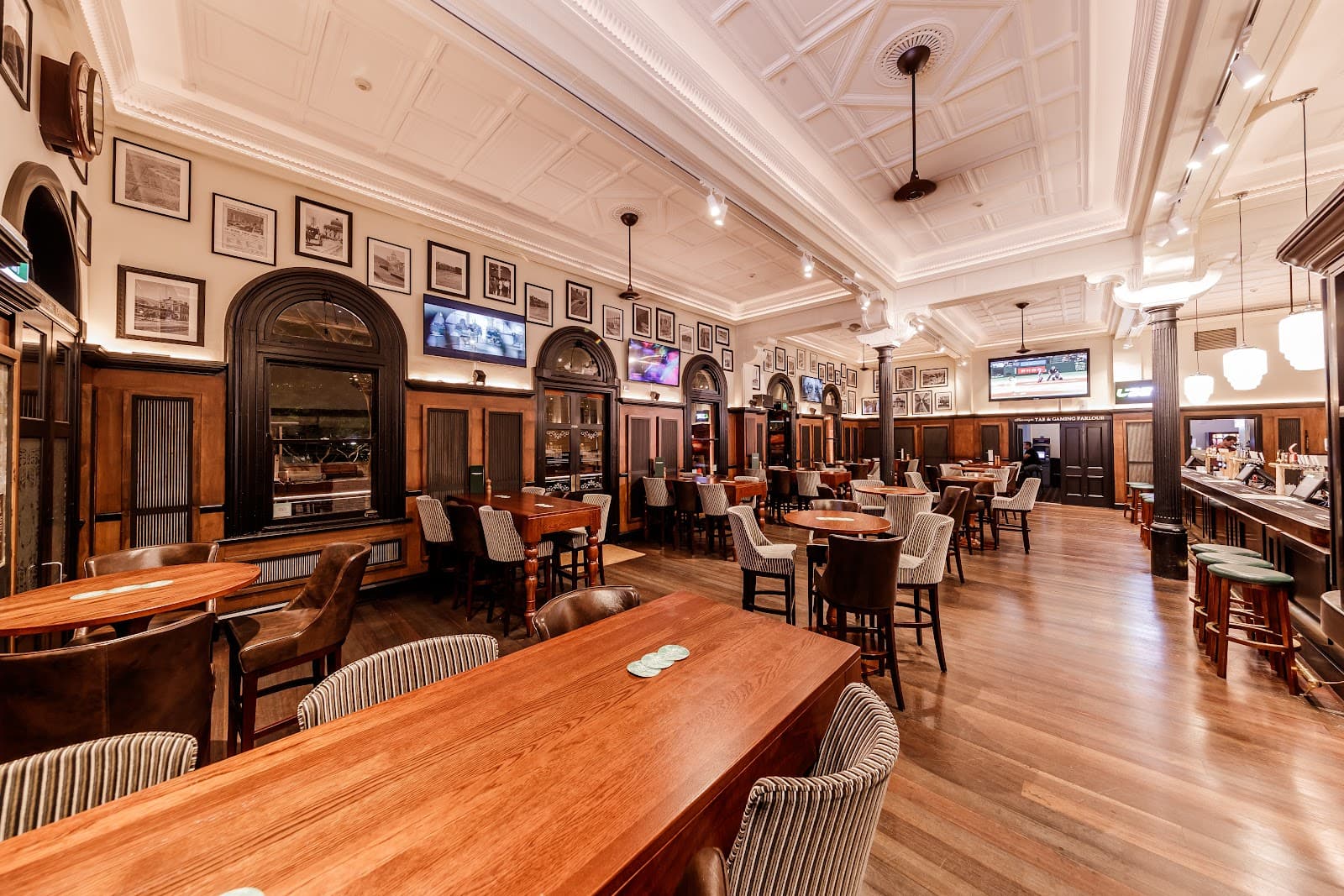 Grand Central Hotel — Brisbane CBD, Brisbane