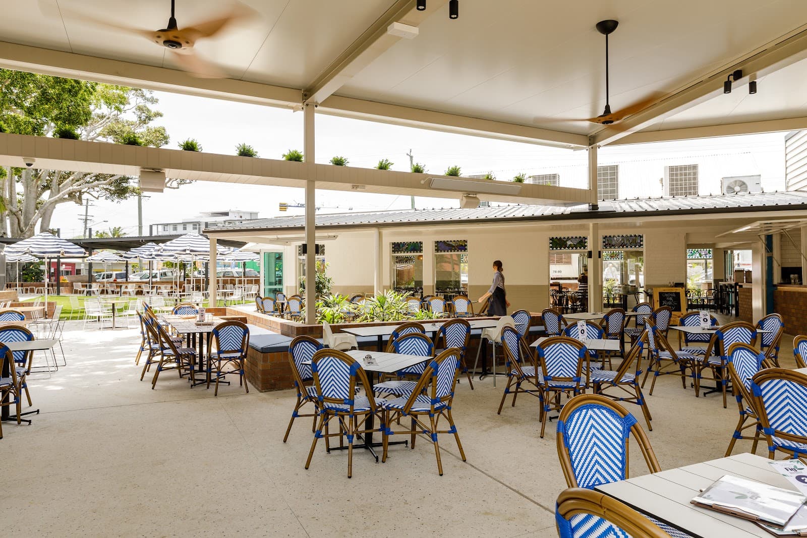 Waterloo Bay Hotel — Manly, Brisbane