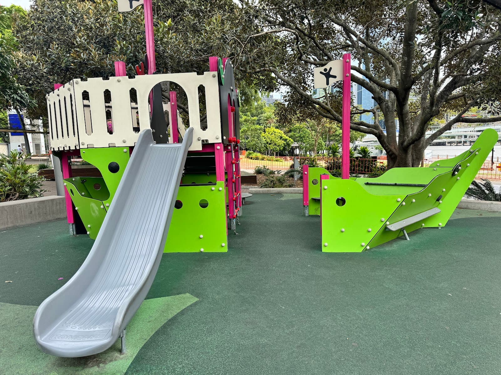 Riverside Green Playground — South Brisbane, Brisbane