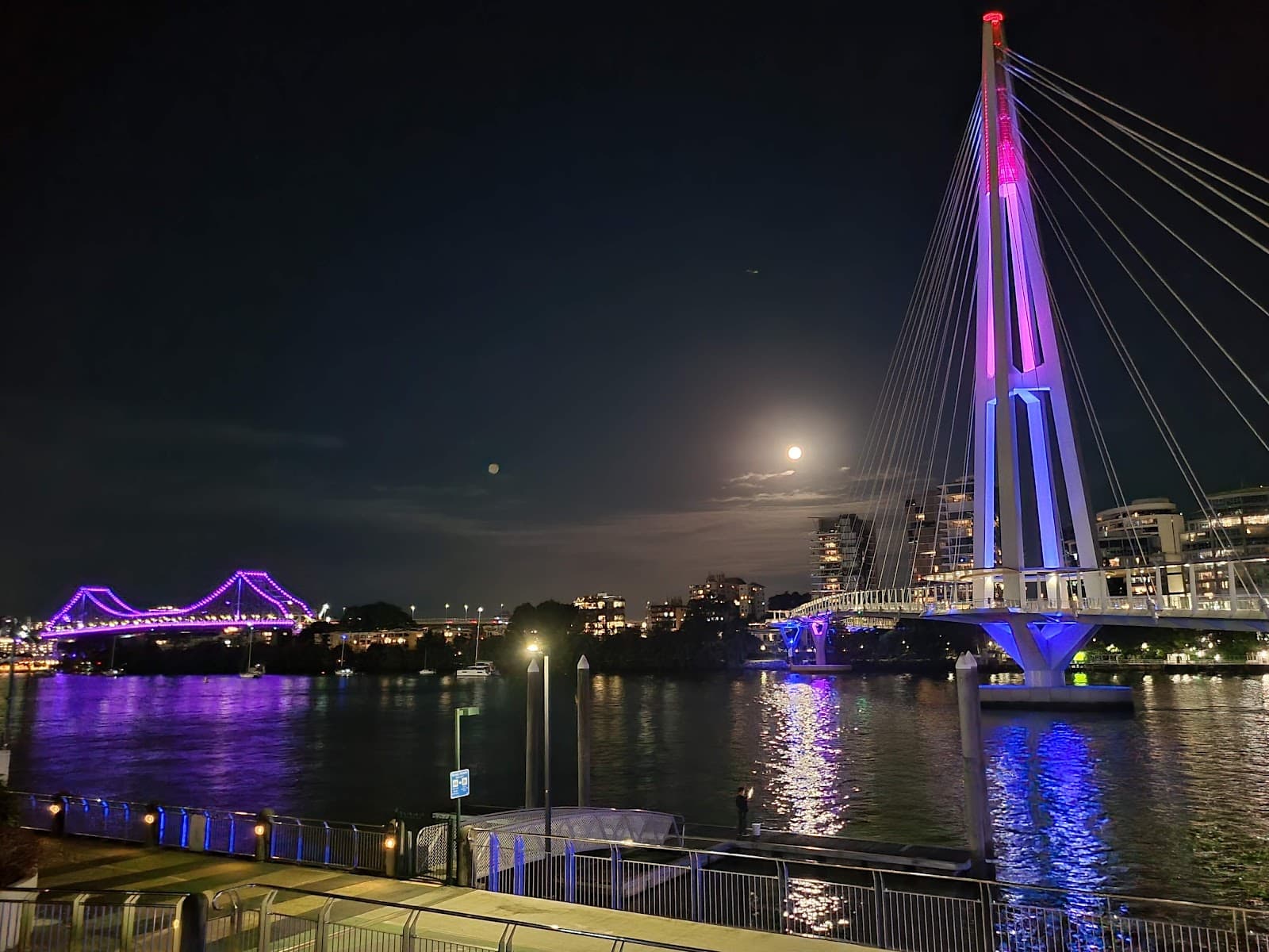 Brisbane City Entry point to Kangaroo Point Greenbridge — Kangaroo Point, Brisbane