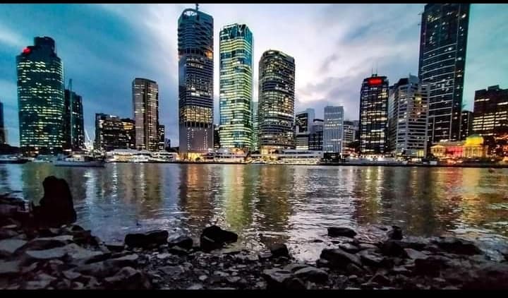 James Warner Park Fenced Dog Park — Kangaroo Point, Brisbane