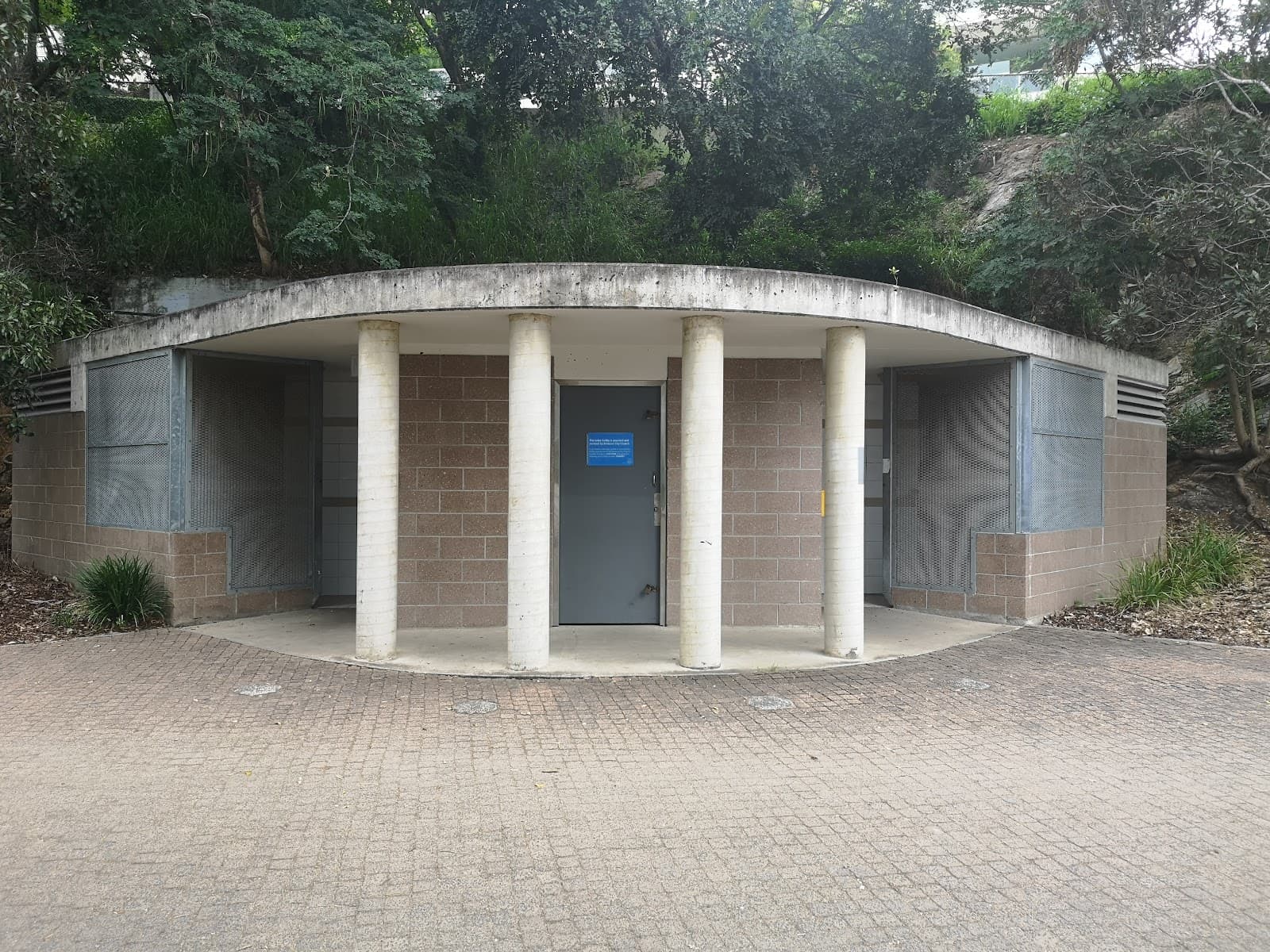 Kangaroo Point Cliffs Park Public Toilets — Kangaroo Point, Brisbane