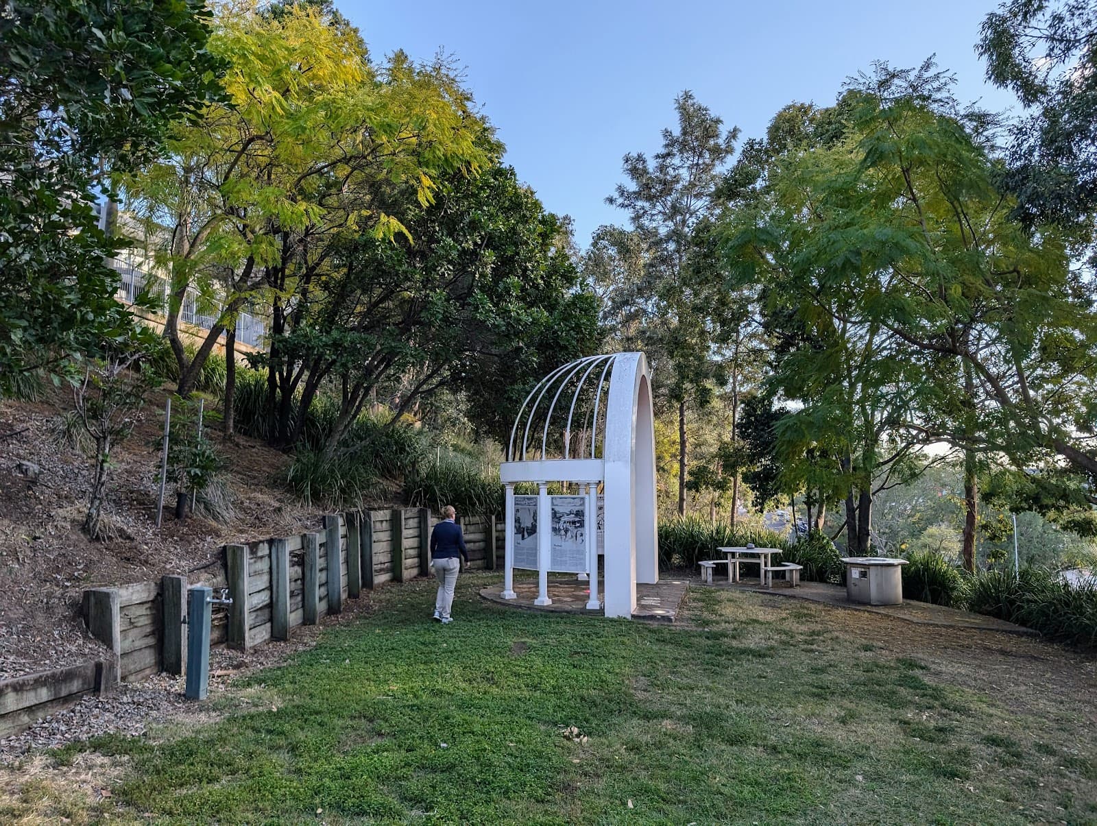 Cloudland Memorial Arch — Bulimba, Brisbane