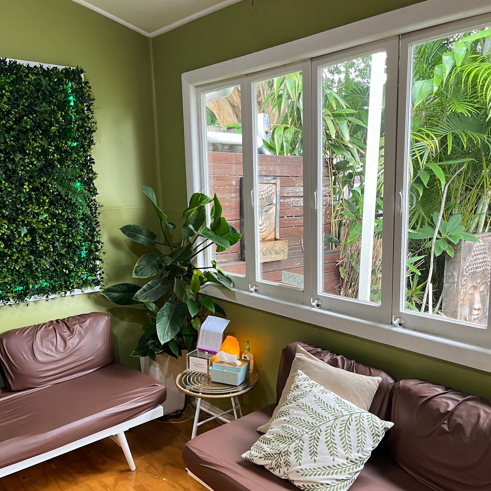 Miracle Workers Massage & Holistic Therapies — South Brisbane, Brisbane