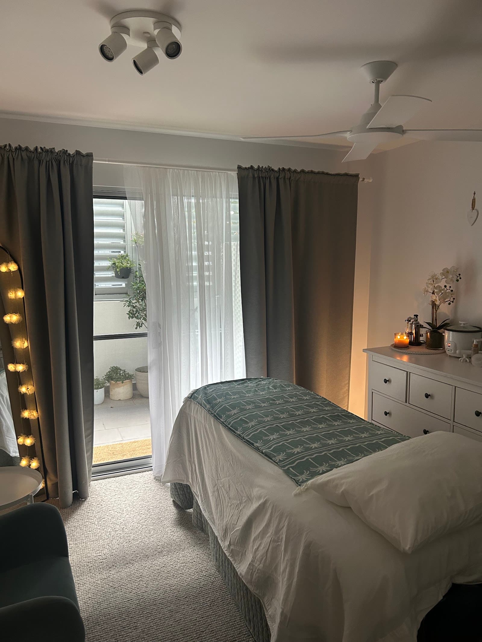 Society Isle Beauty and Wellbeing — Bulimba, Brisbane