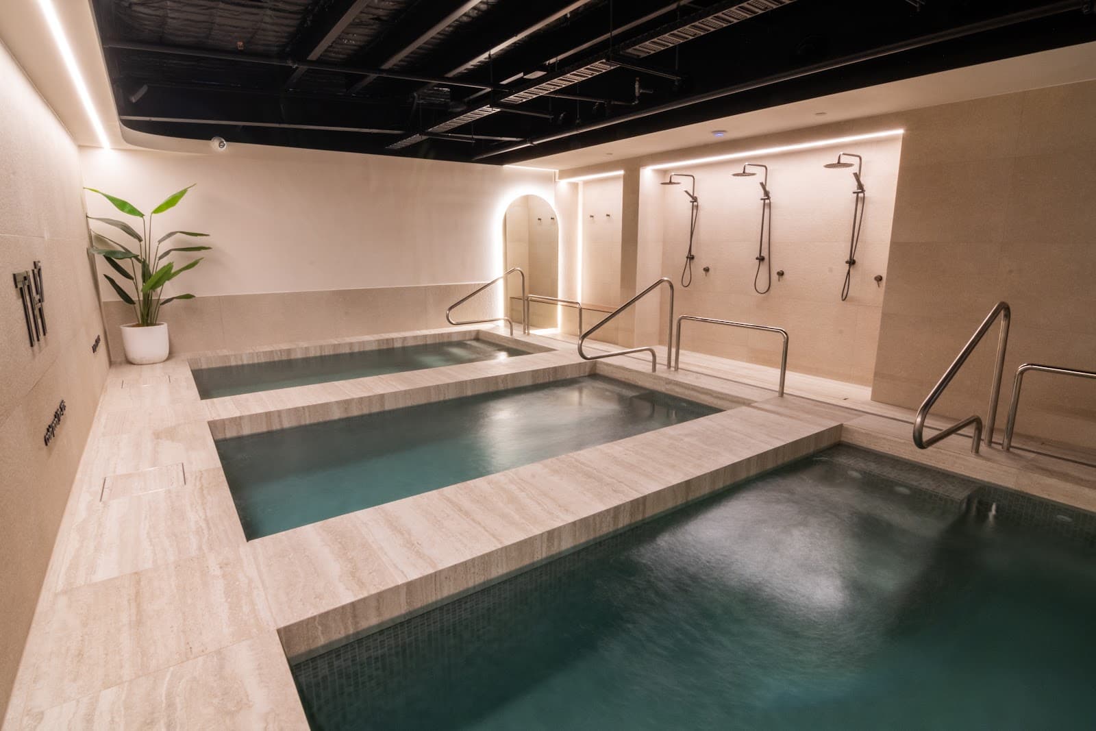 TH7 Yeerongpilly — Indooroopilly, Brisbane