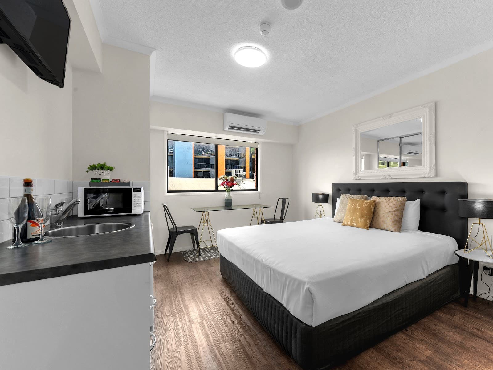 Central Brunswick Apartment Hotel — Fortitude Valley, Brisbane