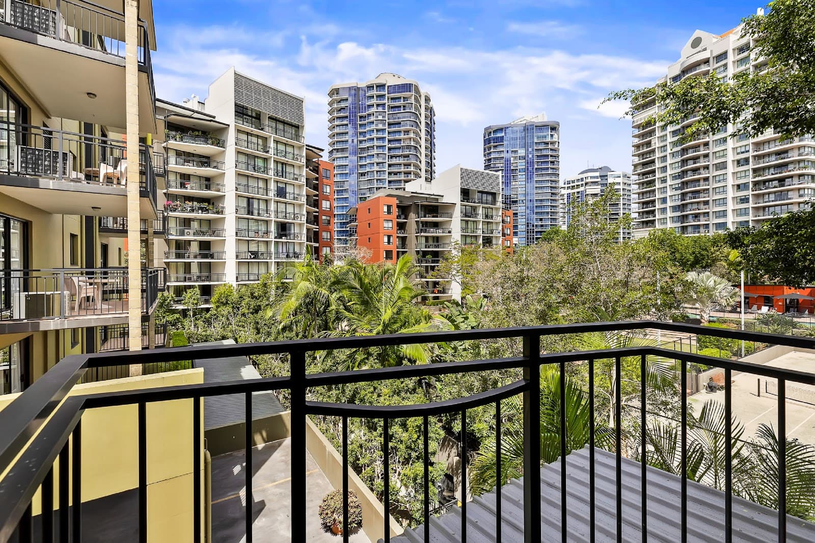 Il Mondo Boutique Hotel — Kangaroo Point, Brisbane