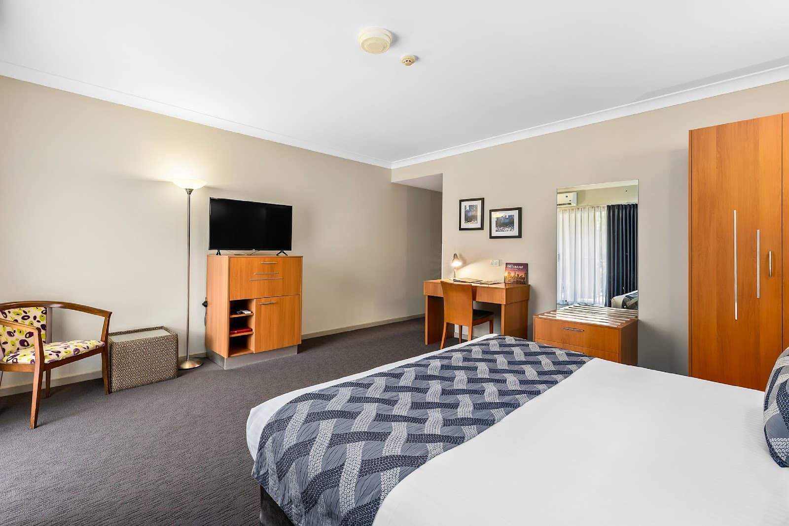 Il Mondo Boutique Hotel — Kangaroo Point, Brisbane