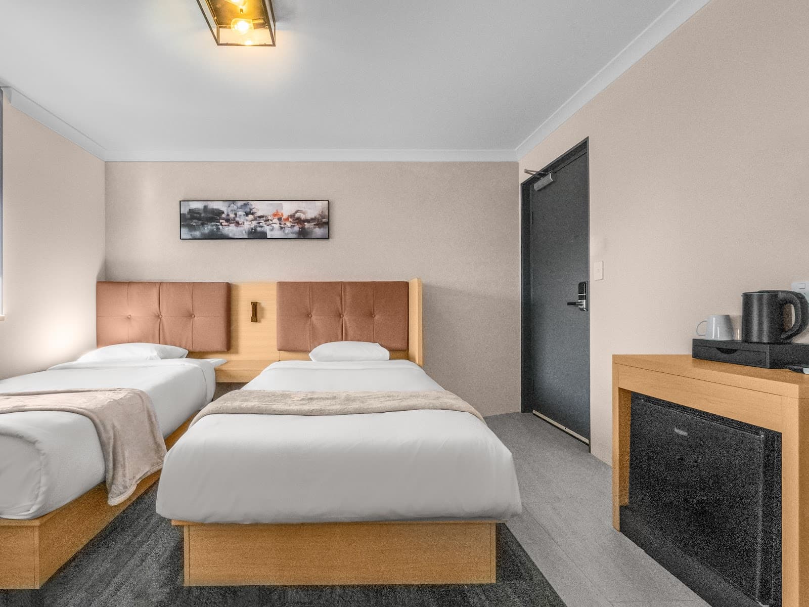 Spring Hill Inn — Bulimba, Brisbane