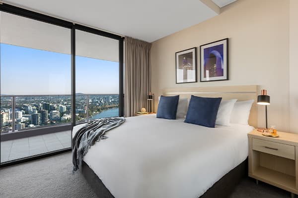 Oaks Brisbane Aurora Suites — Teneriffe, Brisbane
