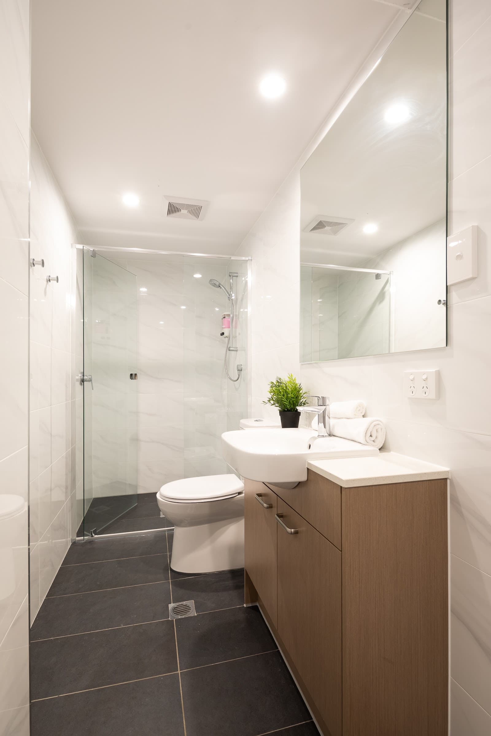 Ascot Budget Inn & Residences — Chermside, Brisbane