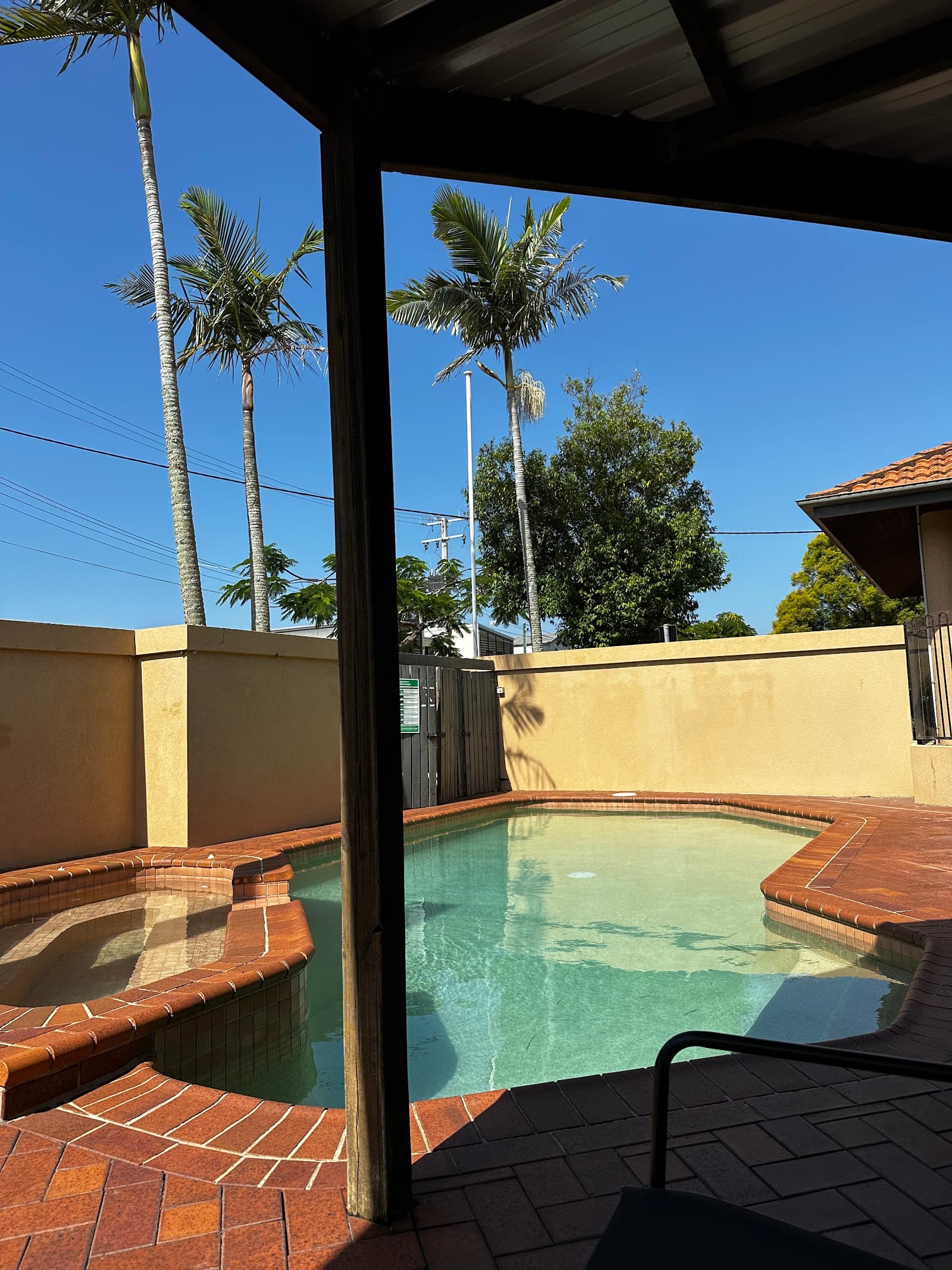 Pegasus Motor Inn & Serviced Apartments — Wynnum, Brisbane