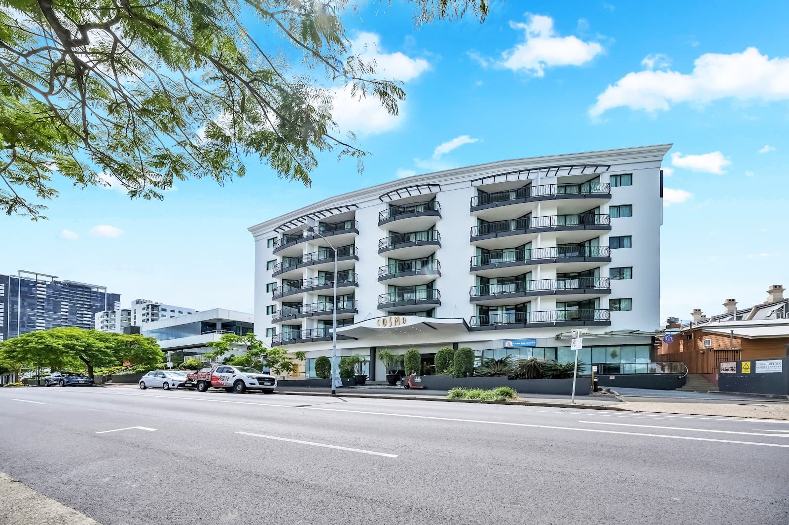 Cosmo Apartment Hotel — Indooroopilly, Brisbane