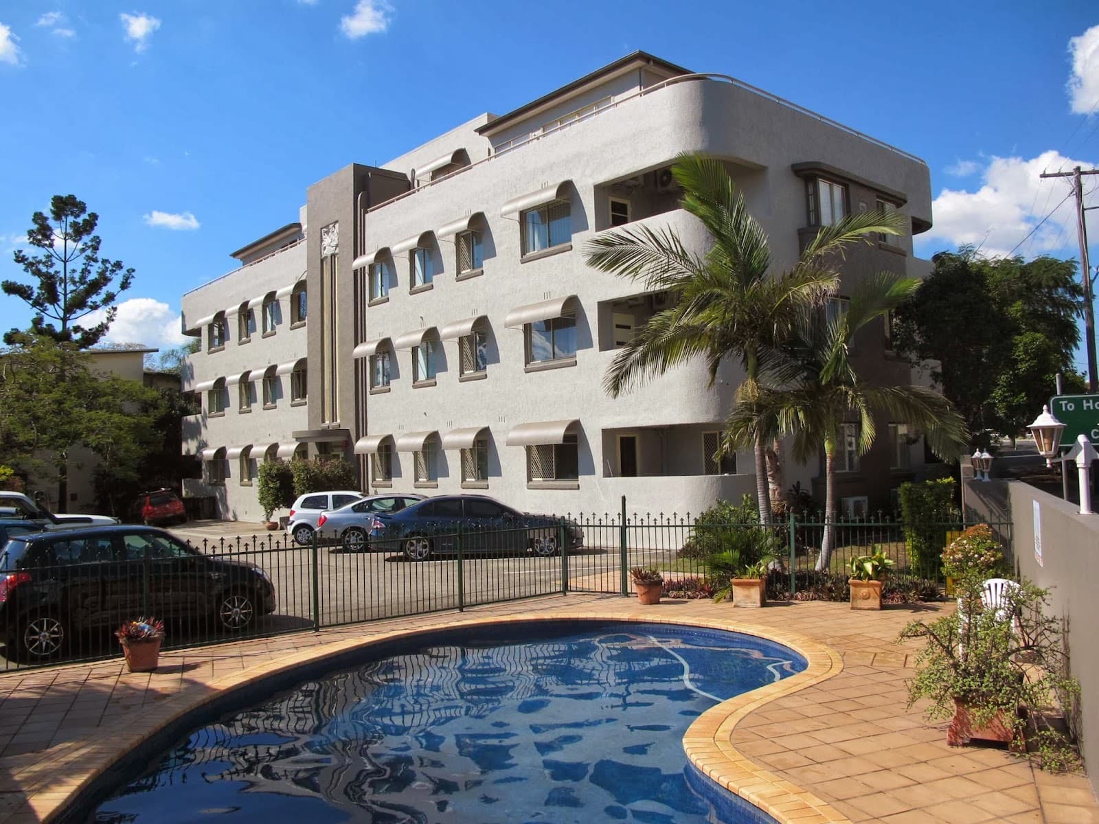 Hampton Court Apartments — Wynnum, Brisbane