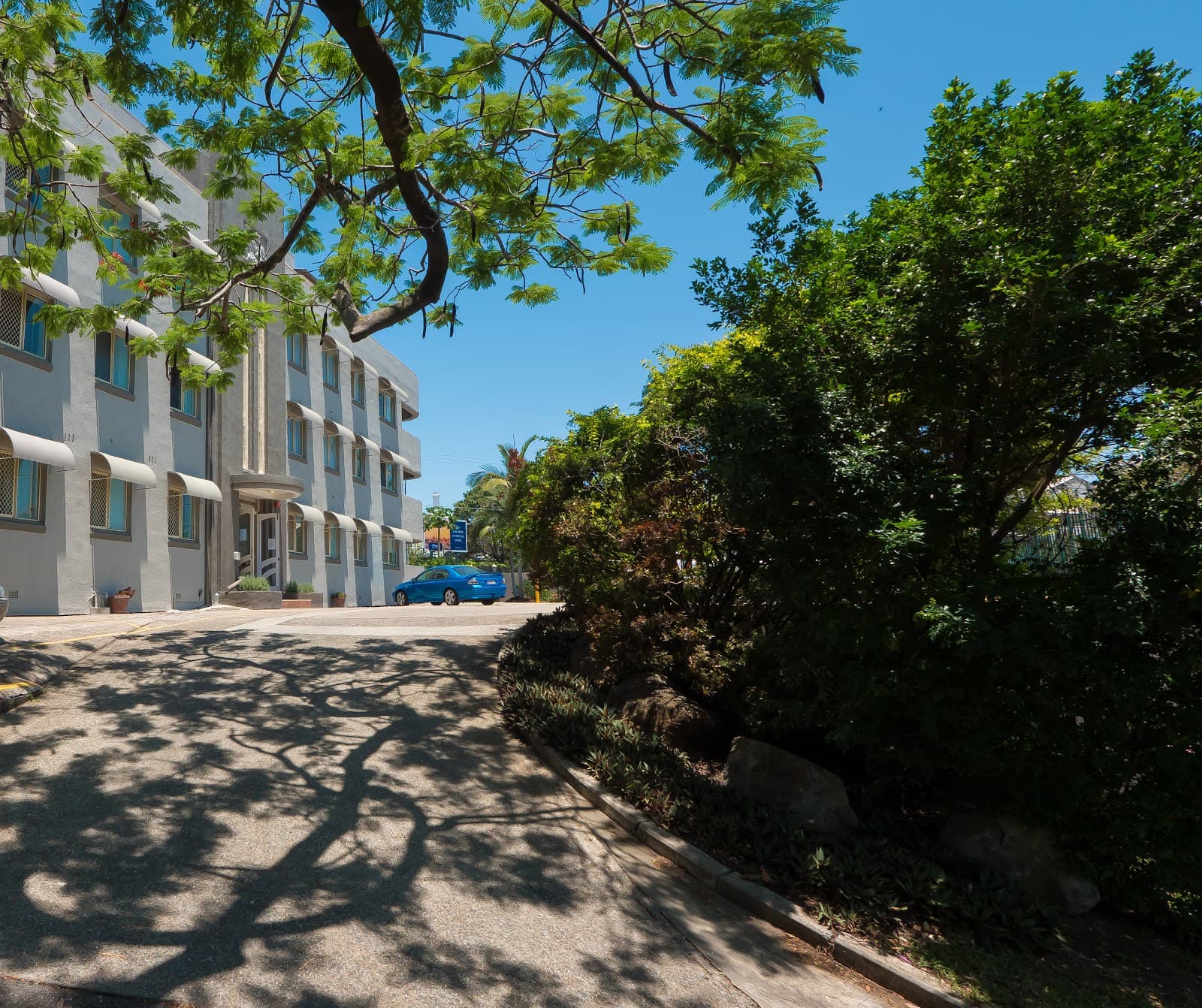 Hampton Court Apartments — Wynnum, Brisbane