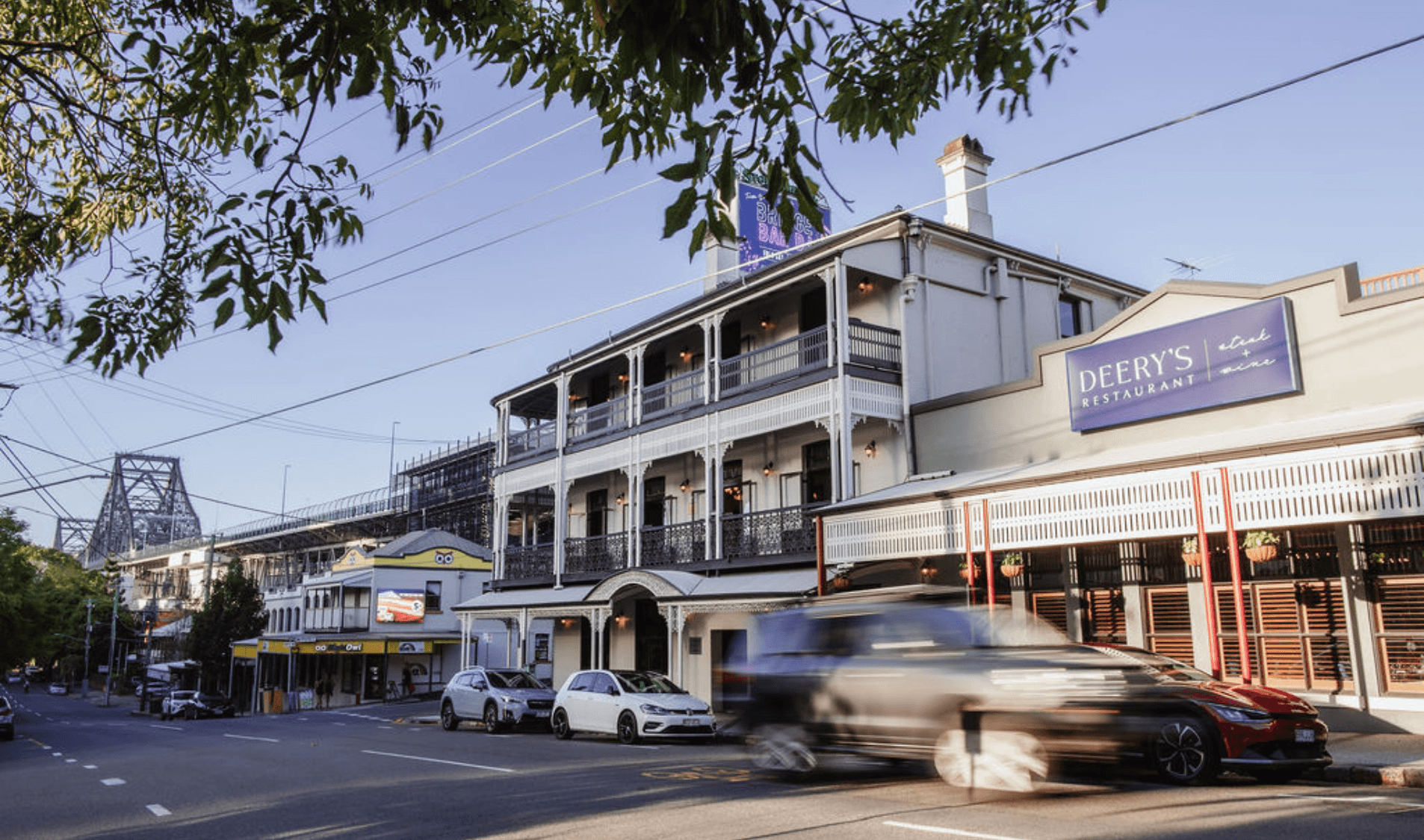 Story Bridge Hotel
